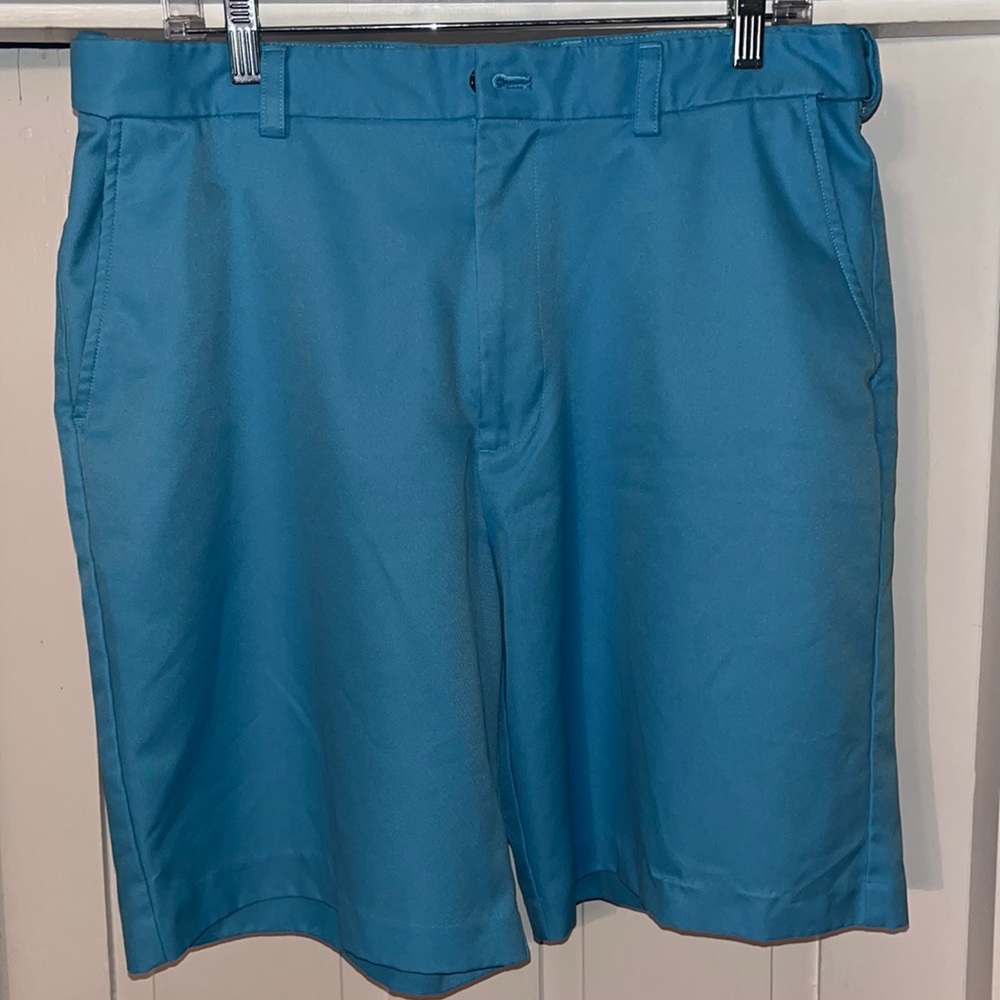 Izod Golf Shorts (Size 36)